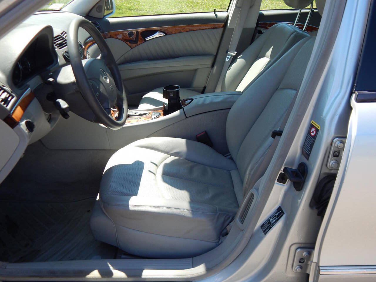 Used 2005 Mercedes-Benz E 500 4MATIC Sedan image 11