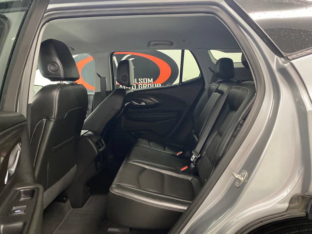 Used 2024 GMC Terrain SLT w/ LPO, Cargo Package FWD image 16