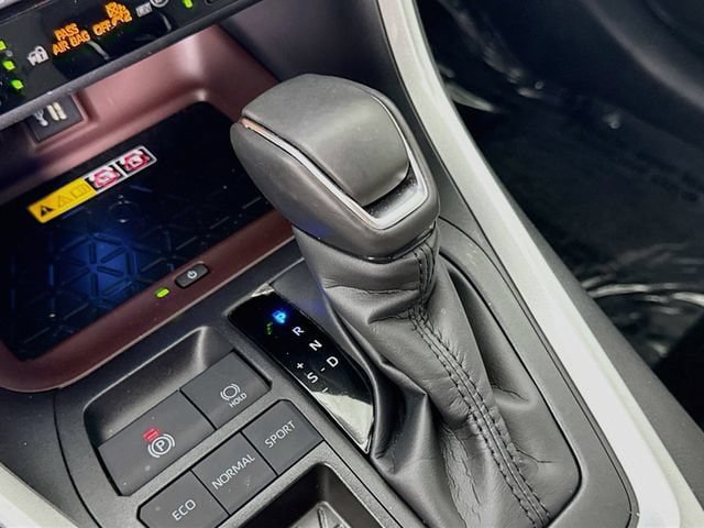 Certified 2025 Toyota RAV4 Limited FWD image 18
