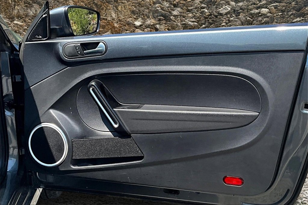 Used 2019 Volkswagen Beetle 2.0T SE image 21