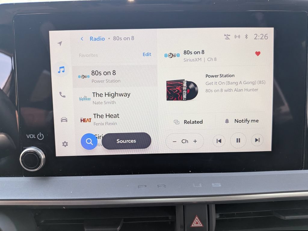 Used 2023 Toyota Prius XLE FWD image 17