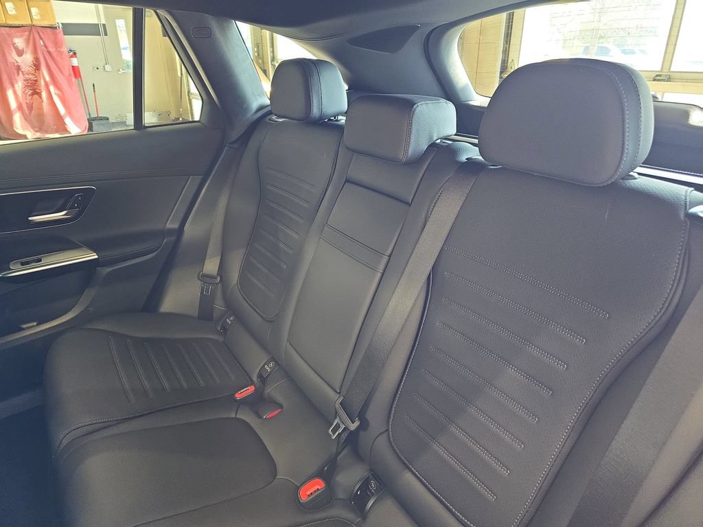 Used 2026 Mercedes-Benz GLC 300 image 17