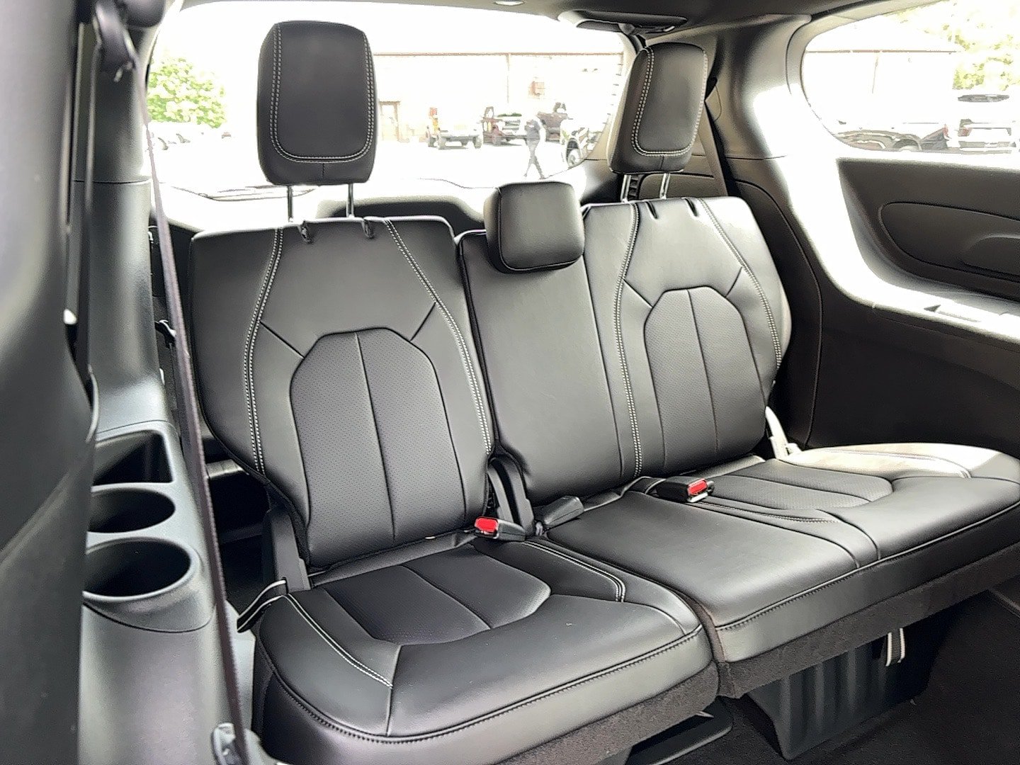 New 2027 Chrysler Pacifica LX FWD image 10