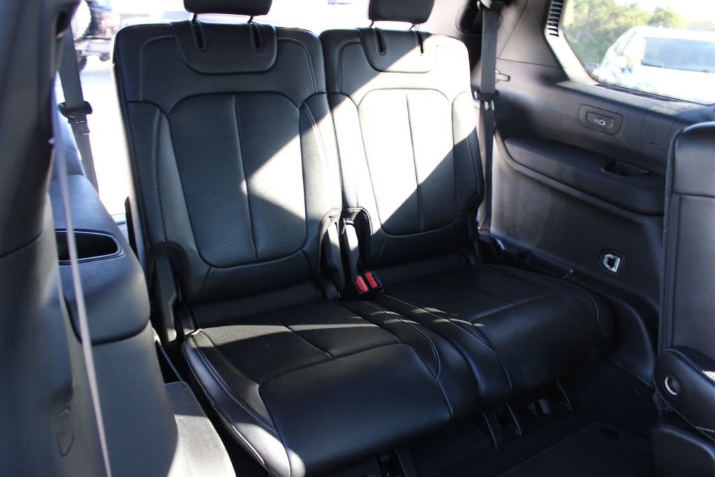 Used 2024 Jeep Grand Cherokee L Limited w/ Luxury Tech Group II image 12