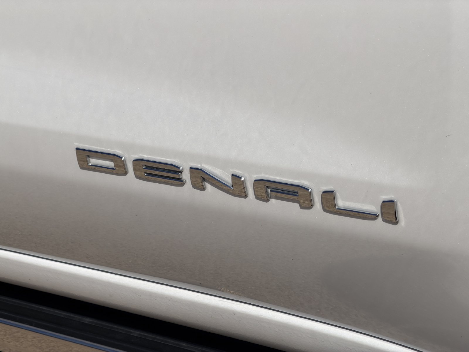 Used 2025 GMC Sierra 1500 Denali w/ Denali Reserve Package AWD/4WD image 12