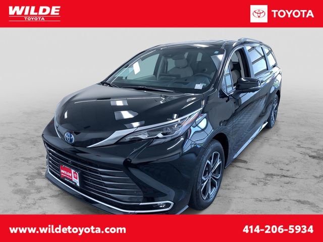 Used 2025 Toyota Sienna Platinum