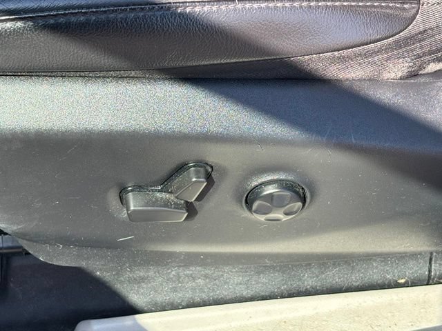 Used 2021 Chrysler Pacifica Touring-L FWD image 7