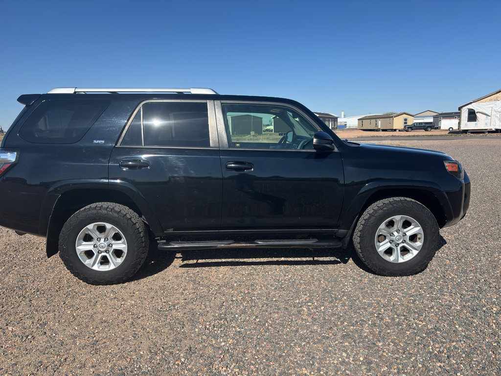 Used 2016 Toyota 4Runner SR5 AWD/4WD image 3