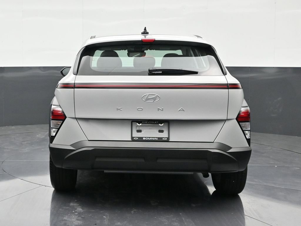 Used 2026 Hyundai Kona SE FWD image 4