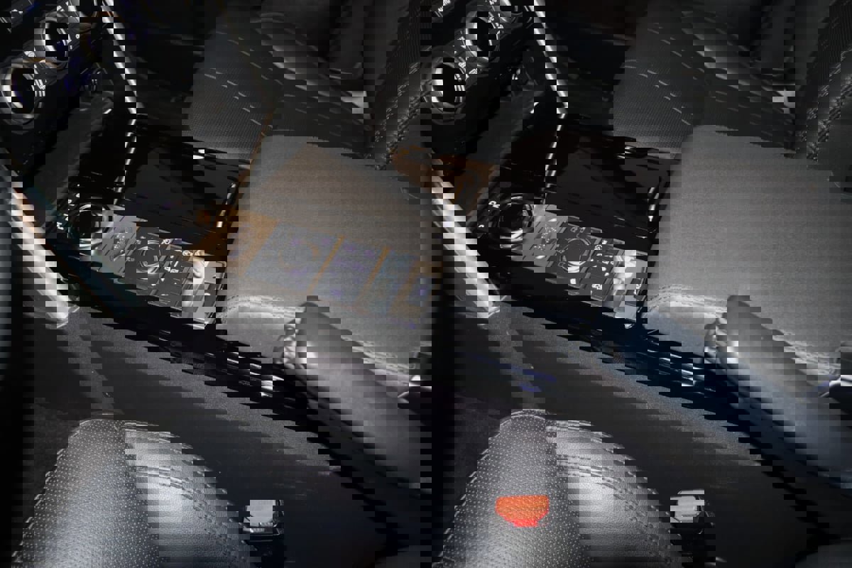 Used 2018 Land Rover Discovery HSE image 35