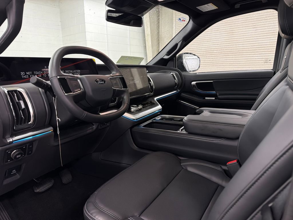 New 2026 Ford Expedition Platinum w/ Stealth Appearance Package AWD/4WD image 6
