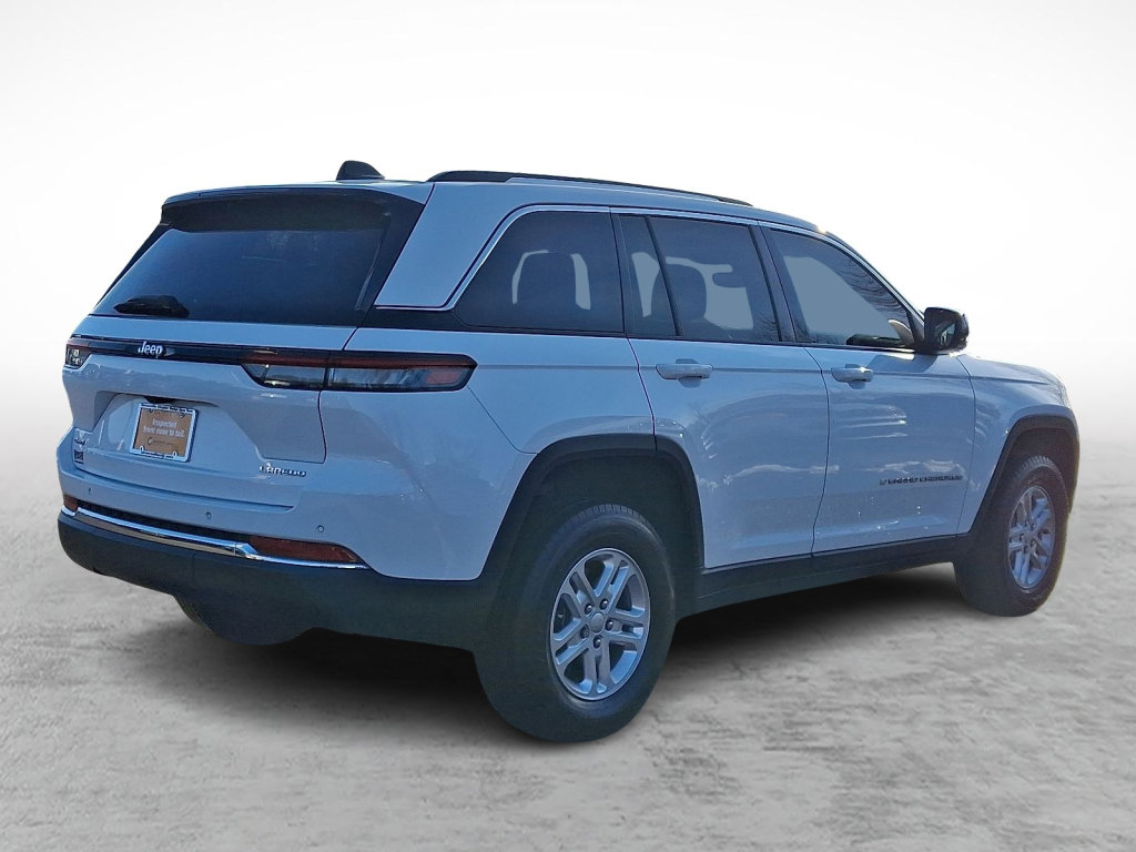 Certified 2023 Jeep Grand Cherokee Laredo image 5