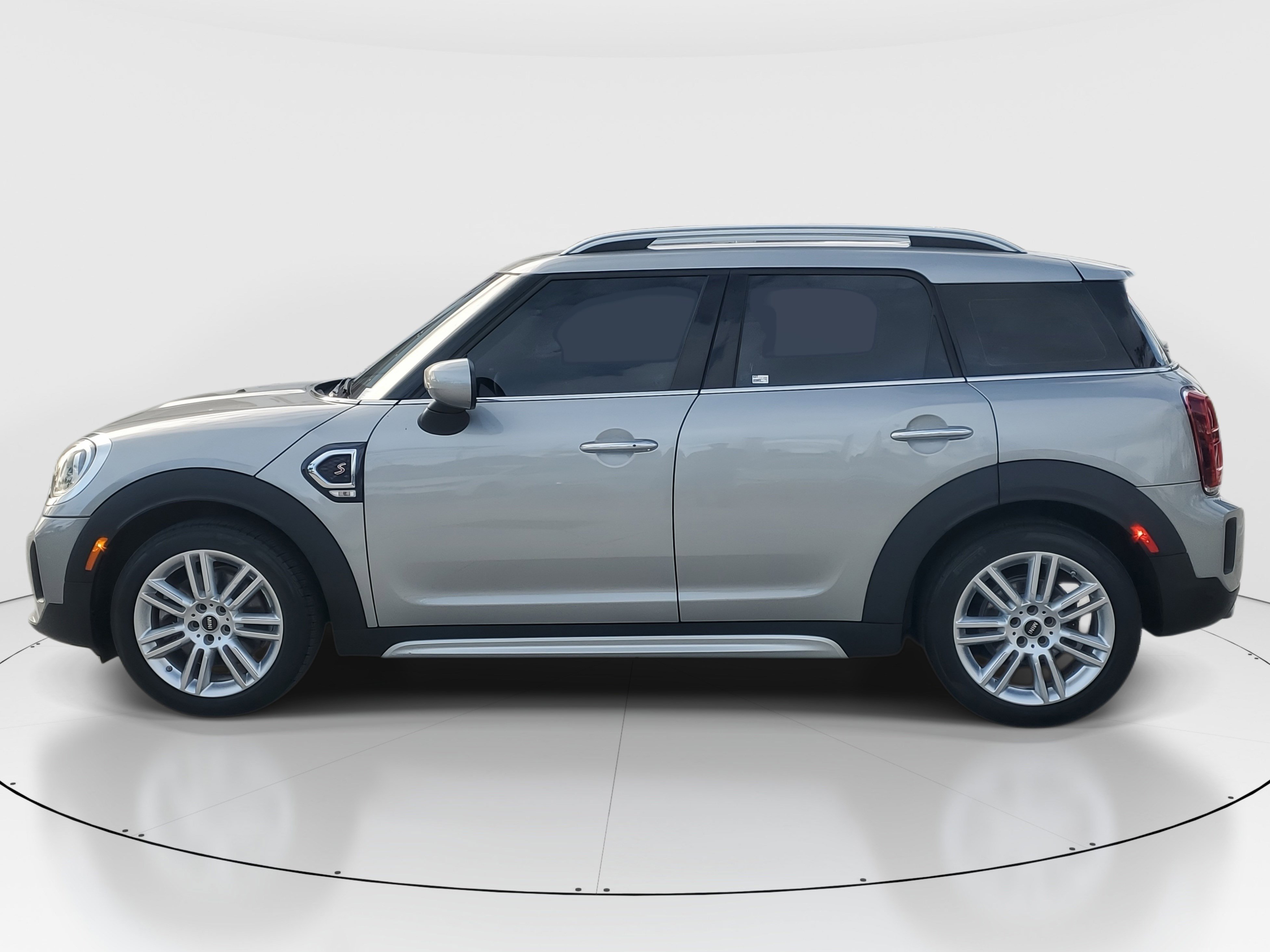 Used 2023 MINI Cooper Countryman S w/ Signature Upholstery Package image 6