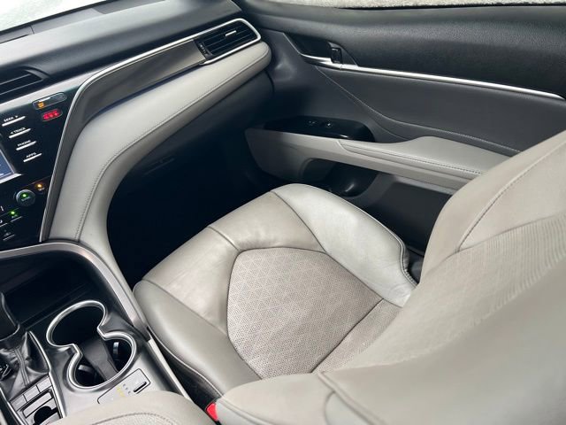 Used 2018 Toyota Camry XSE image 15