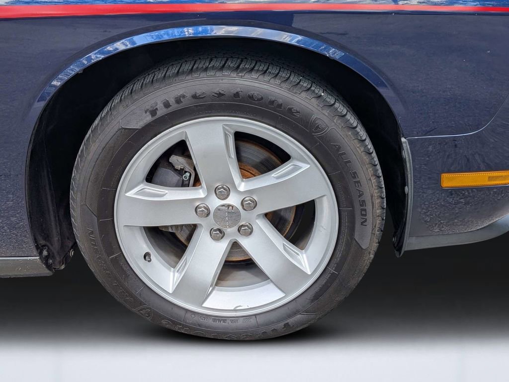 Used 2014 Dodge Challenger SXT RWD image 10