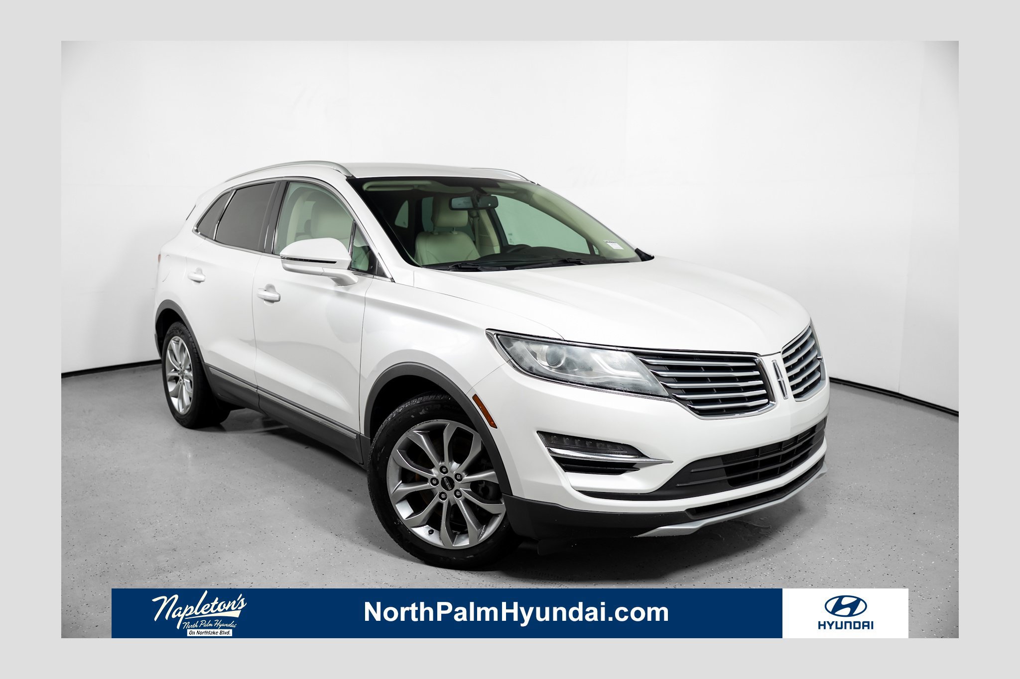 Used 2015 Lincoln MKC FWD w/ Equipment Group 101A Select image 1