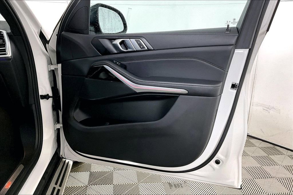 Used 2023 BMW X5 xDrive40i image 24