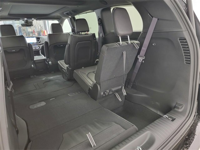 New 2026 Chrysler Pacifica Limited w/ S Appearance Package image 17