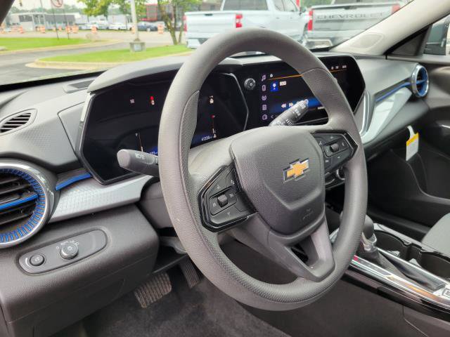 Used 2025 Chevrolet Trax LT FWD image 10