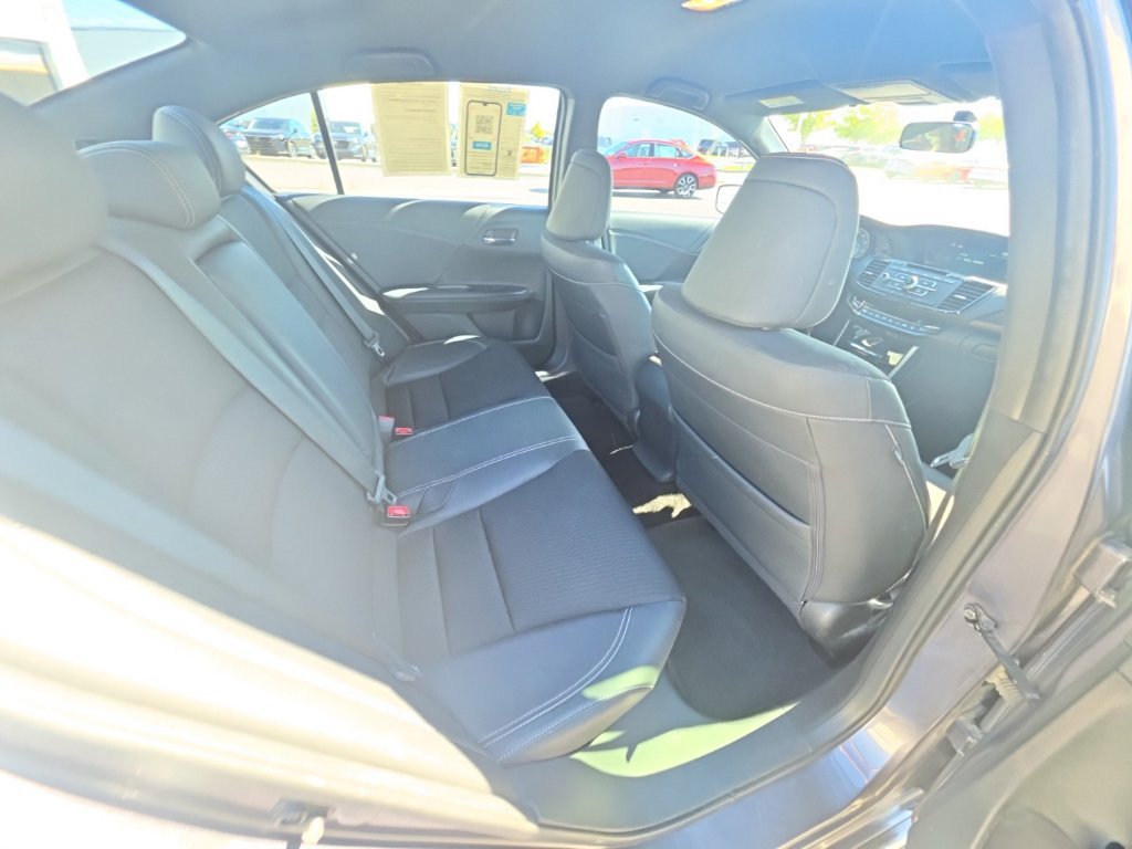 Used 2017 Honda Accord Sport image 29