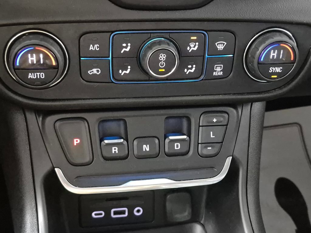 Used 2020 GMC Terrain SLT w/ Elevation Edition FWD image 18