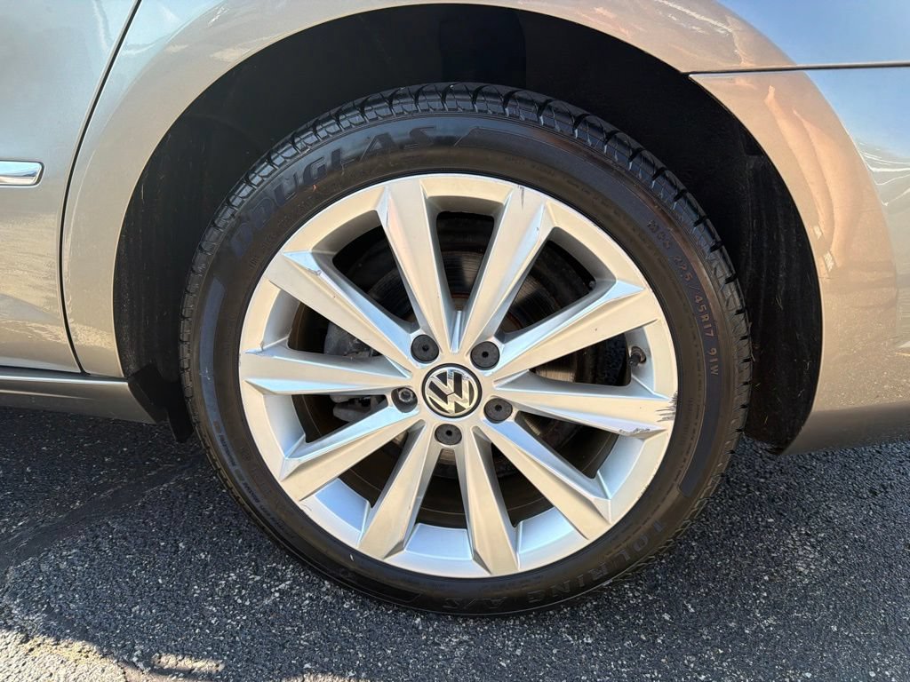 Used 2012 Volkswagen CC Sport FWD image 11