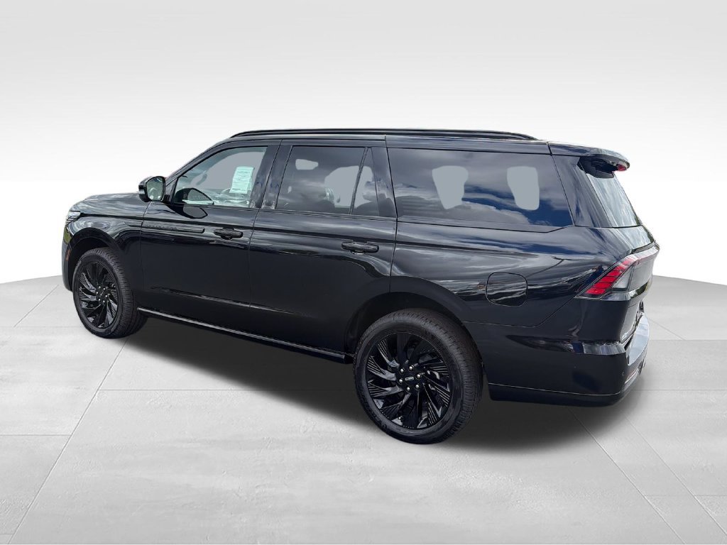 New 2027 Lincoln Navigator Reserve w/ Jet Appearance Package AWD/4WD image 3