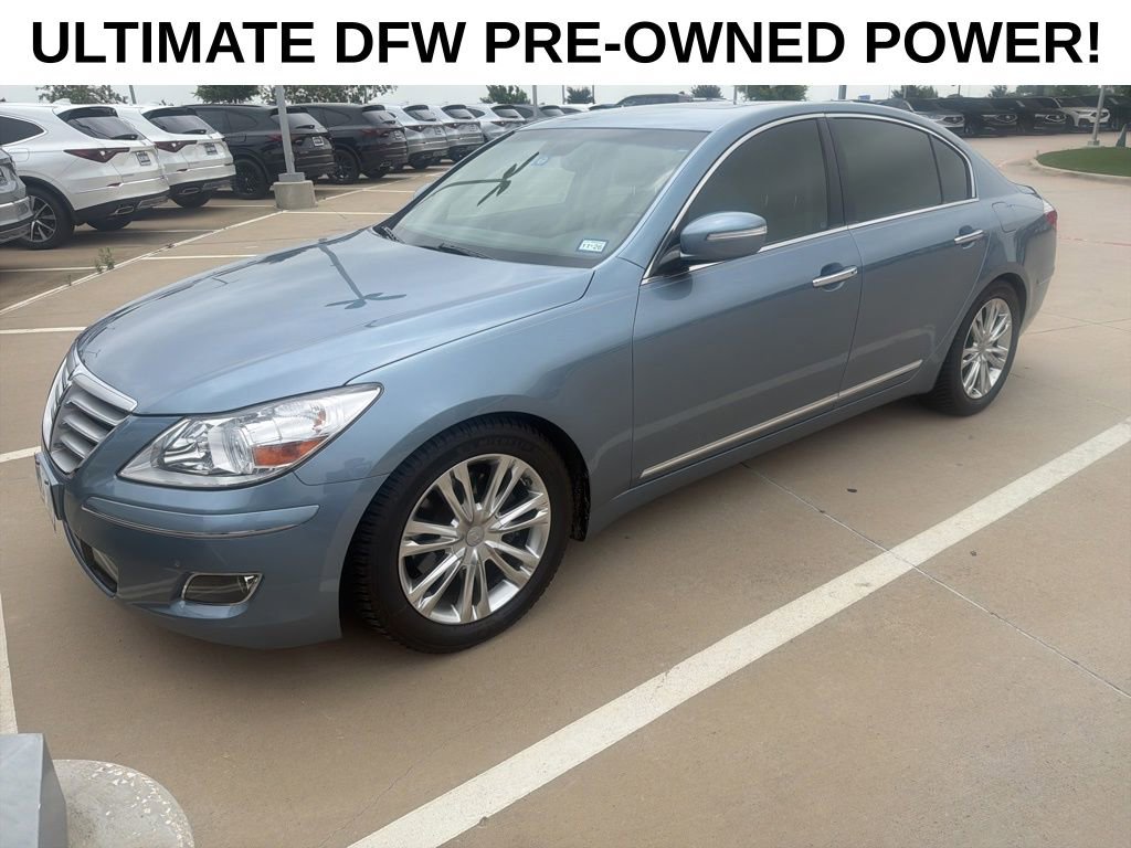 Used 2010 Hyundai Genesis 4.6 w/ Technology Pkg 5 RWD image 2