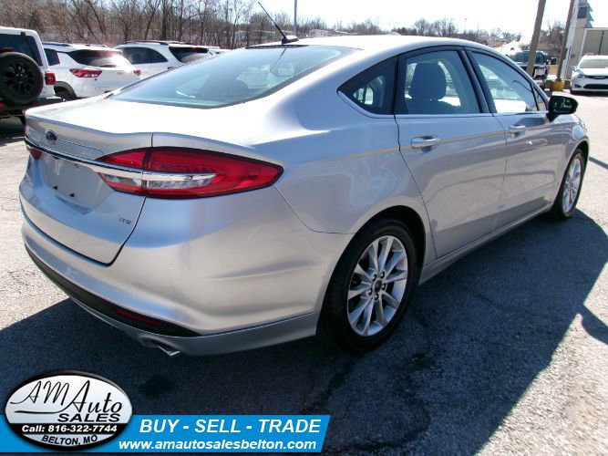 Used 2017 Ford Fusion SE image 6