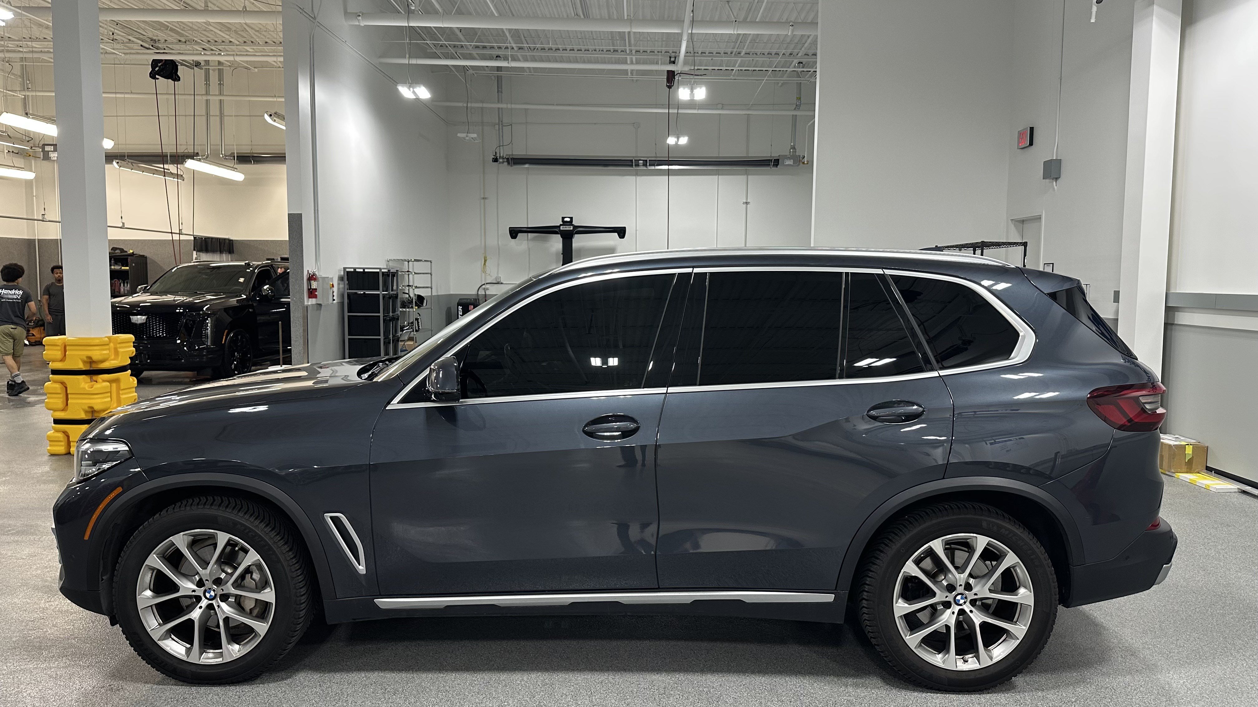 Used 2022 BMW X5 xDrive40i w/ Premium Package AWD/4WD image 7