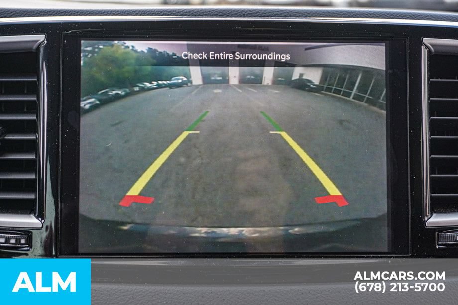 Used 2023 Chrysler Pacifica Touring-L FWD image 43