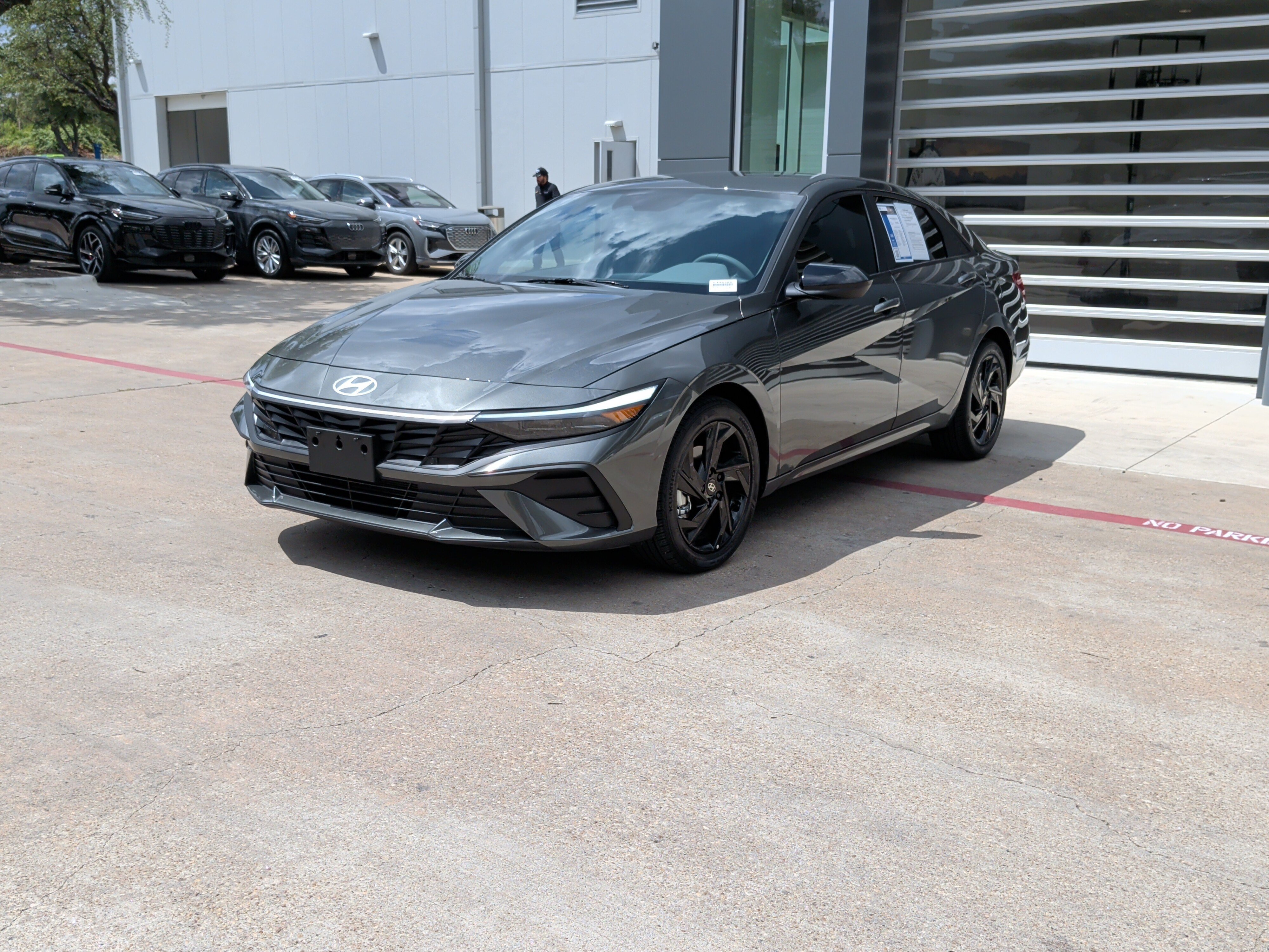 Used 2026 Hyundai Elantra Sport w/ Cargo Package FWD image 5
