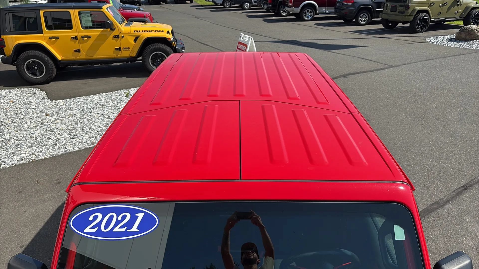 Used 2021 Jeep Wrangler Unlimited Sahara w/ Uconnect 4C Nav & Sound Group AWD/4WD image 33