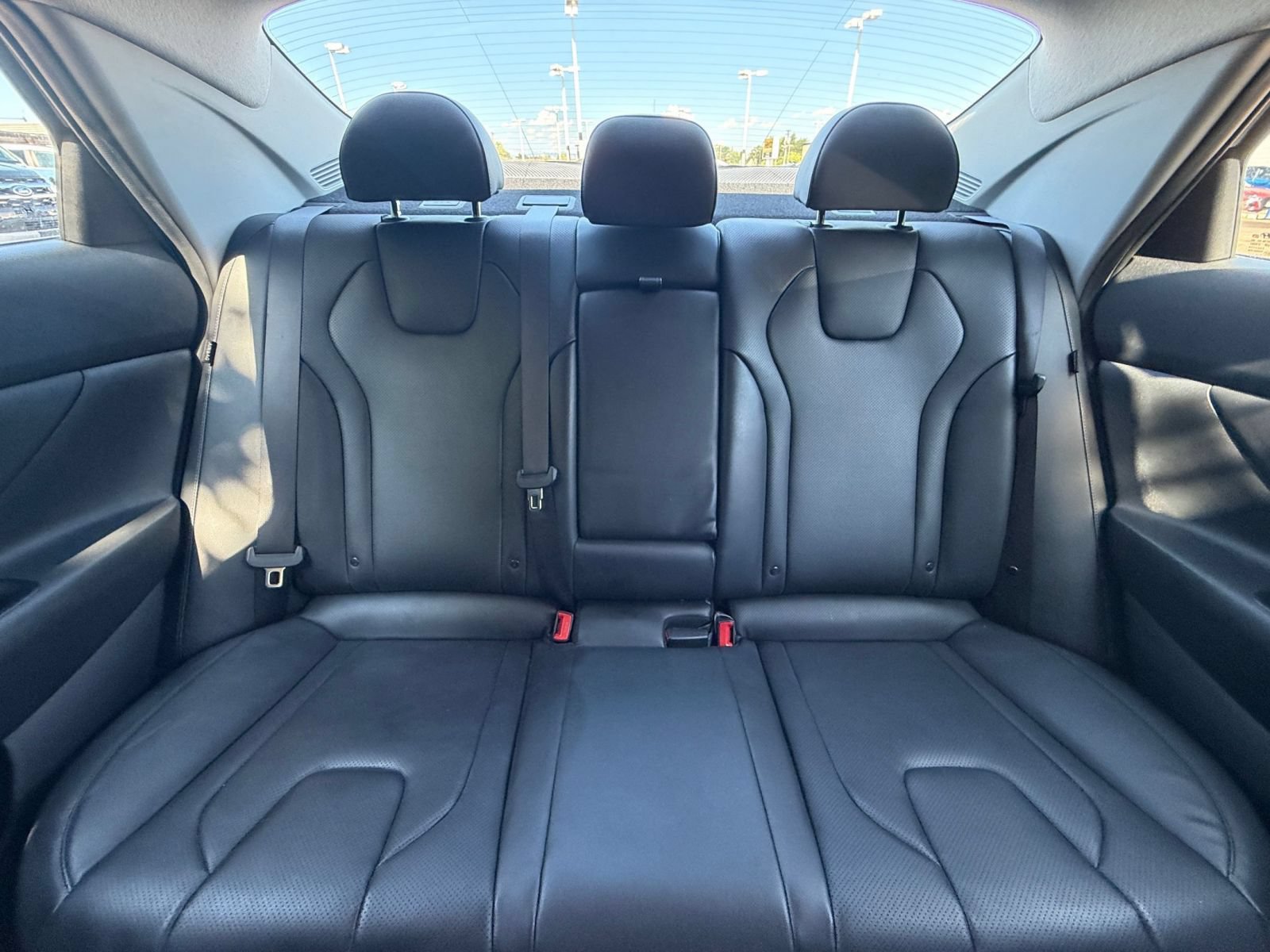 Used 2025 Hyundai Elantra Limited FWD image 39