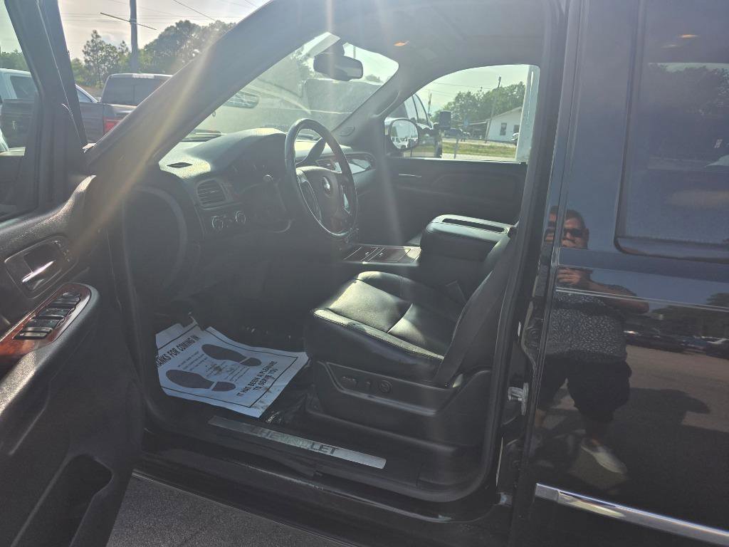 Used 2009 Chevrolet Avalanche LTZ AWD/4WD image 5