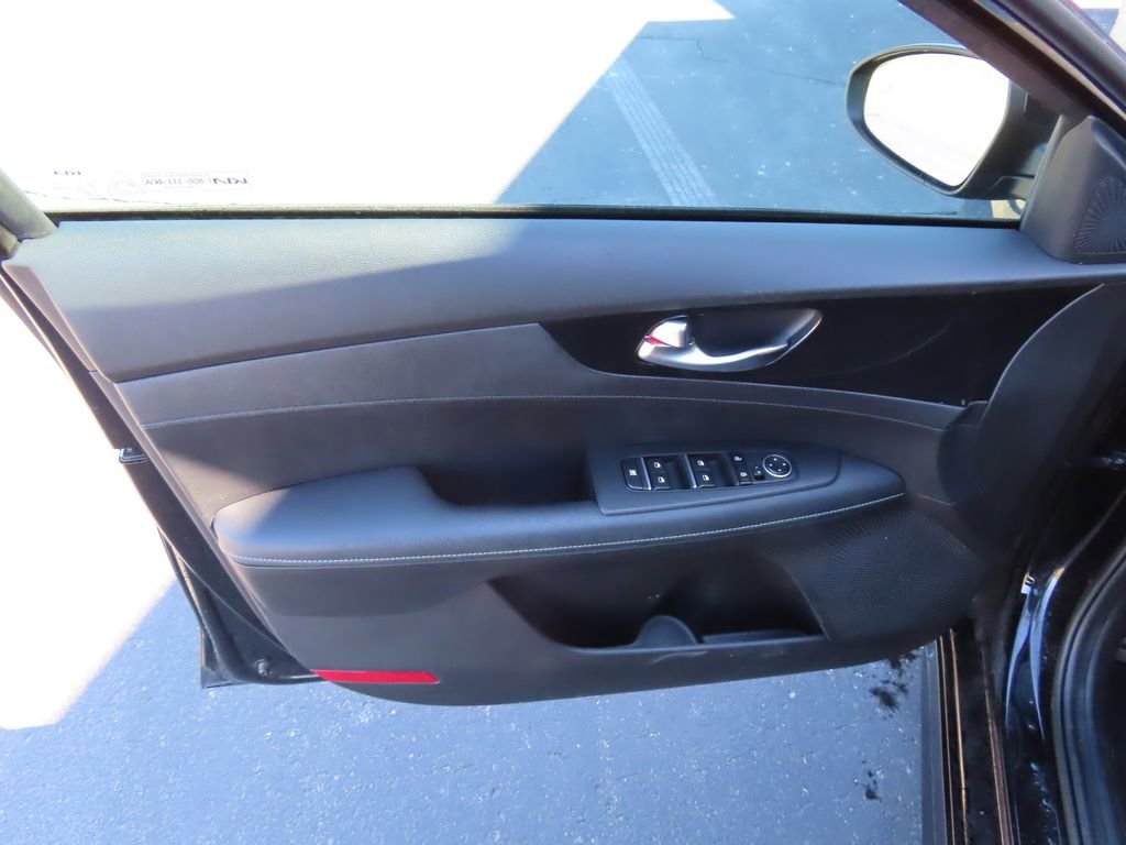 Certified 2023 Kia Forte GT-Line image 21