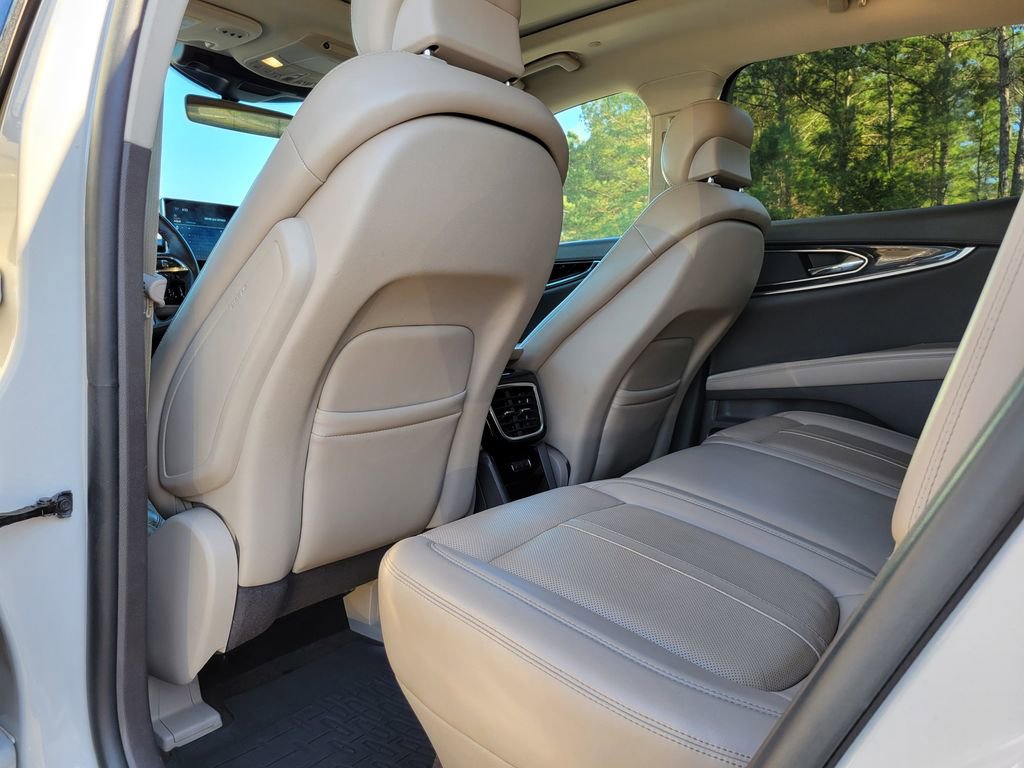 Used 2021 Lincoln Nautilus Reserve w/ Equipment Group 201A image 15