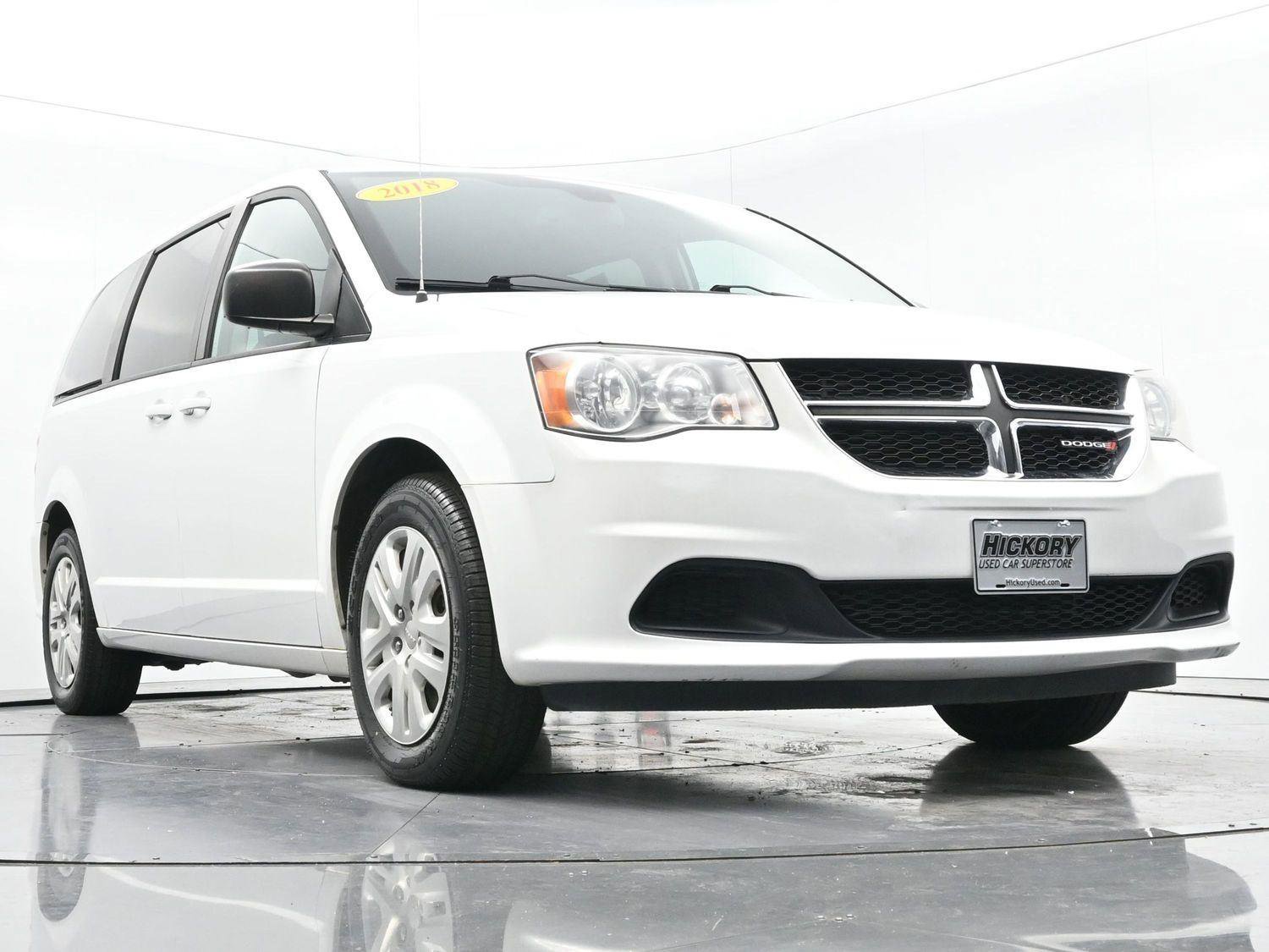 Used 2018 Dodge Grand Caravan SE w/ UConnect Hands-Free Group image 42
