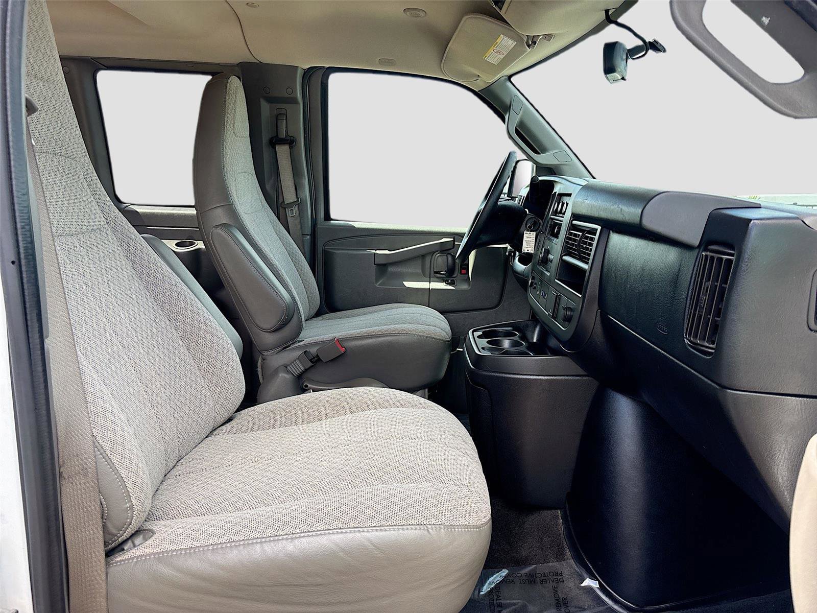 Used 2018 Chevrolet Express 3500 LT w/ LT Preferred Equipment Group image 26