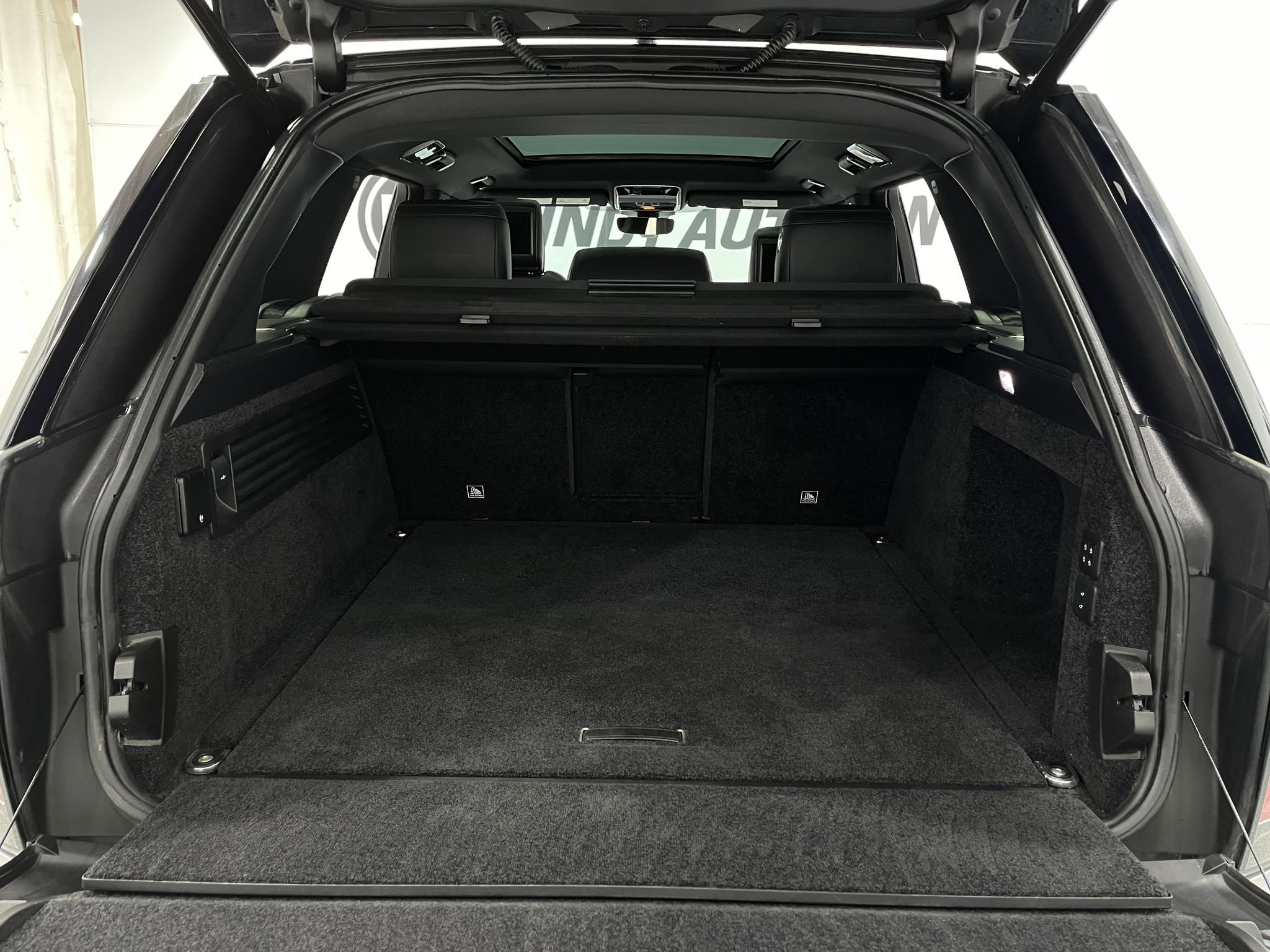 Used 2018 Land Rover Range Rover HSE AWD/4WD image 27