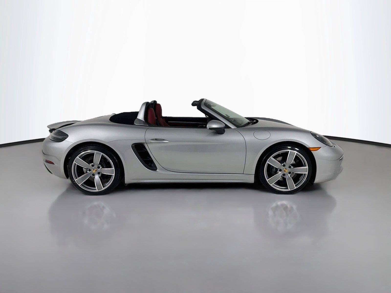 Certified 2024 Porsche 718 Boxster RWD image 34