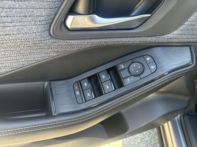 Used 2023 Nissan Rogue SV FWD image 13