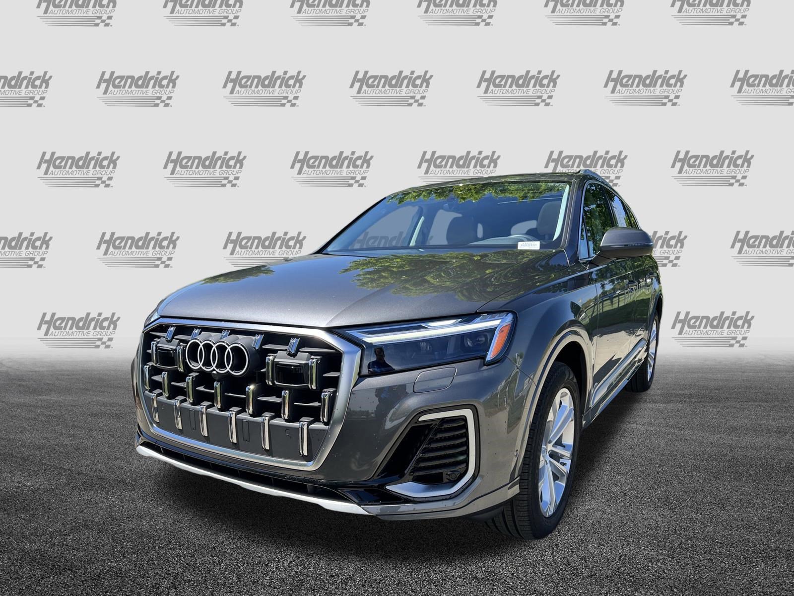 Used 2025 Audi Q7 3.0T Premium w/ Convenience Package image 5