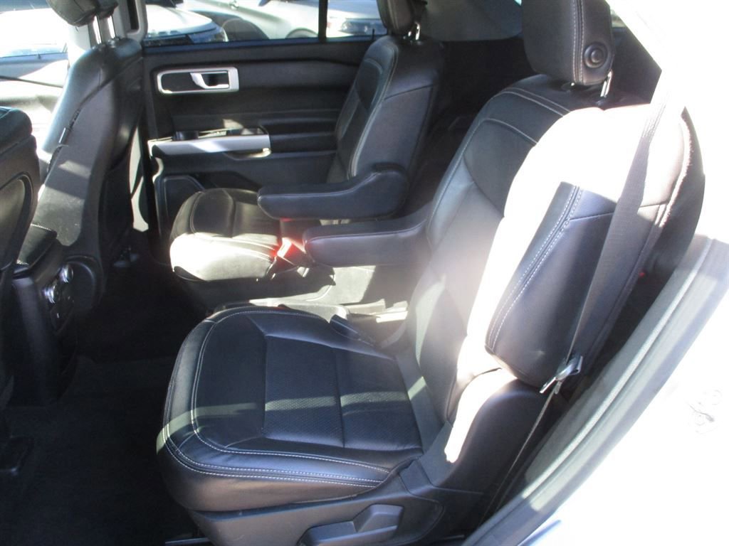 Used 2020 Ford Explorer XLT image 13