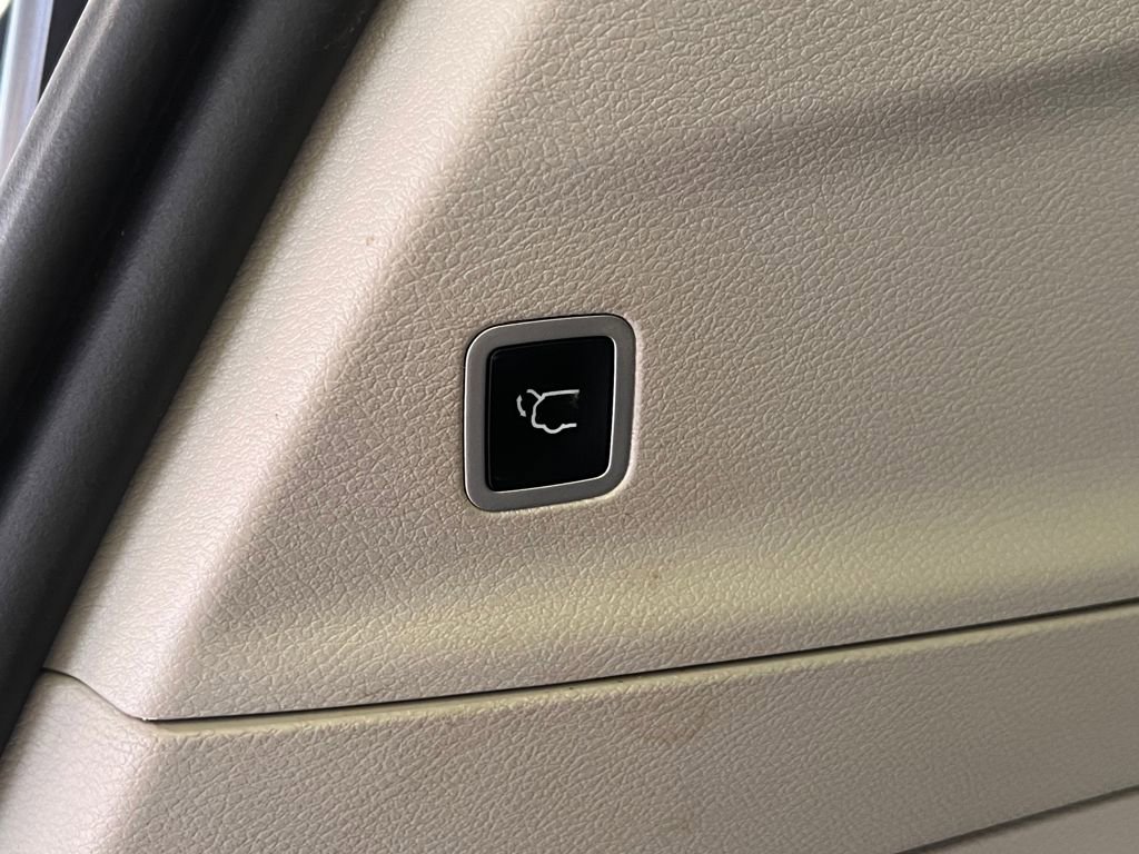 Used 2022 Chrysler Pacifica Touring-L image 44