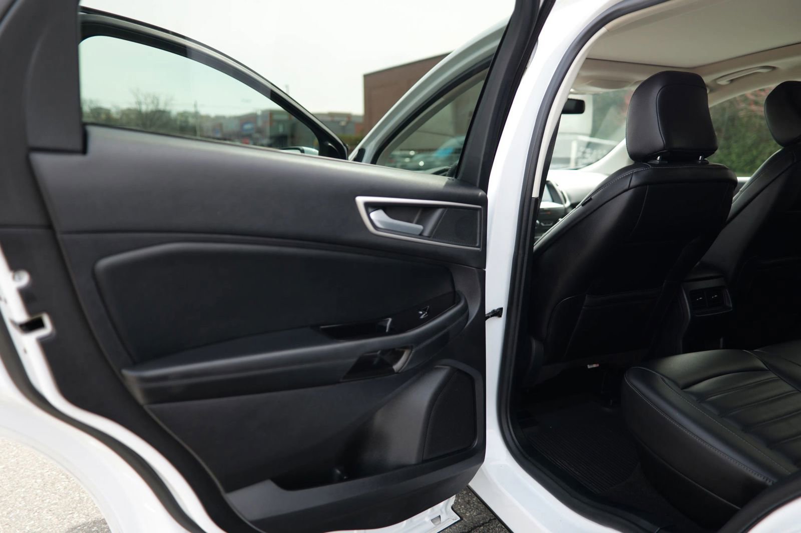 Used 2020 Ford Edge SEL w/ Convenience Package image 22