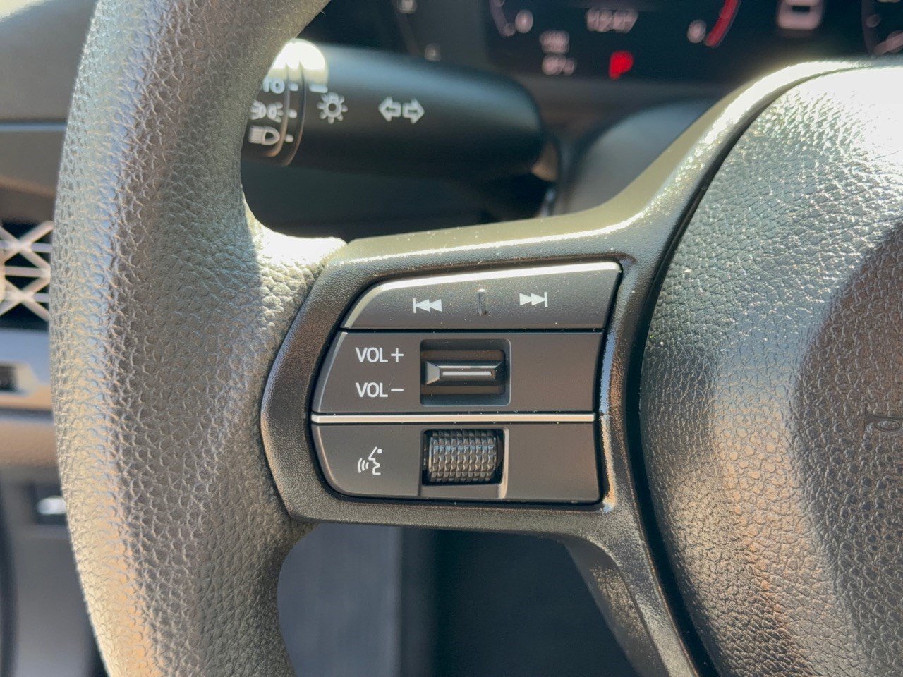 Certified 2025 Honda Accord SE image 18