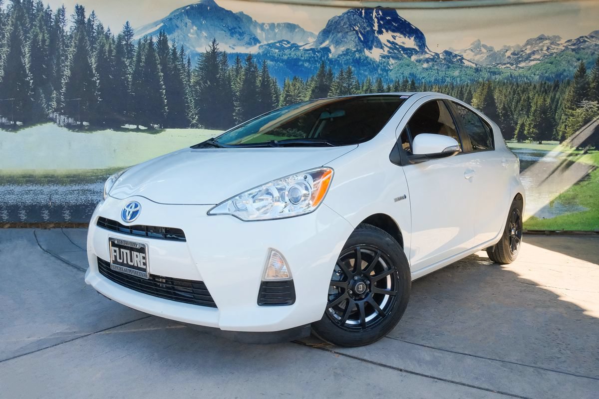 Used 2014 Toyota Prius C Three FWD image 1