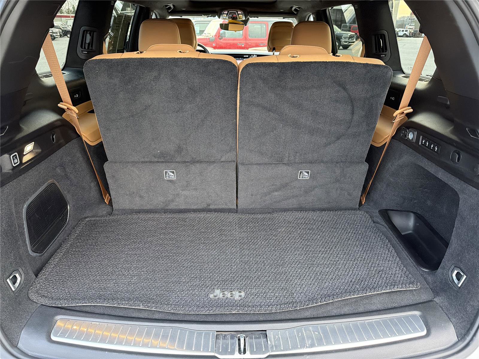 Used 2024 Jeep Grand Cherokee L Summit image 20