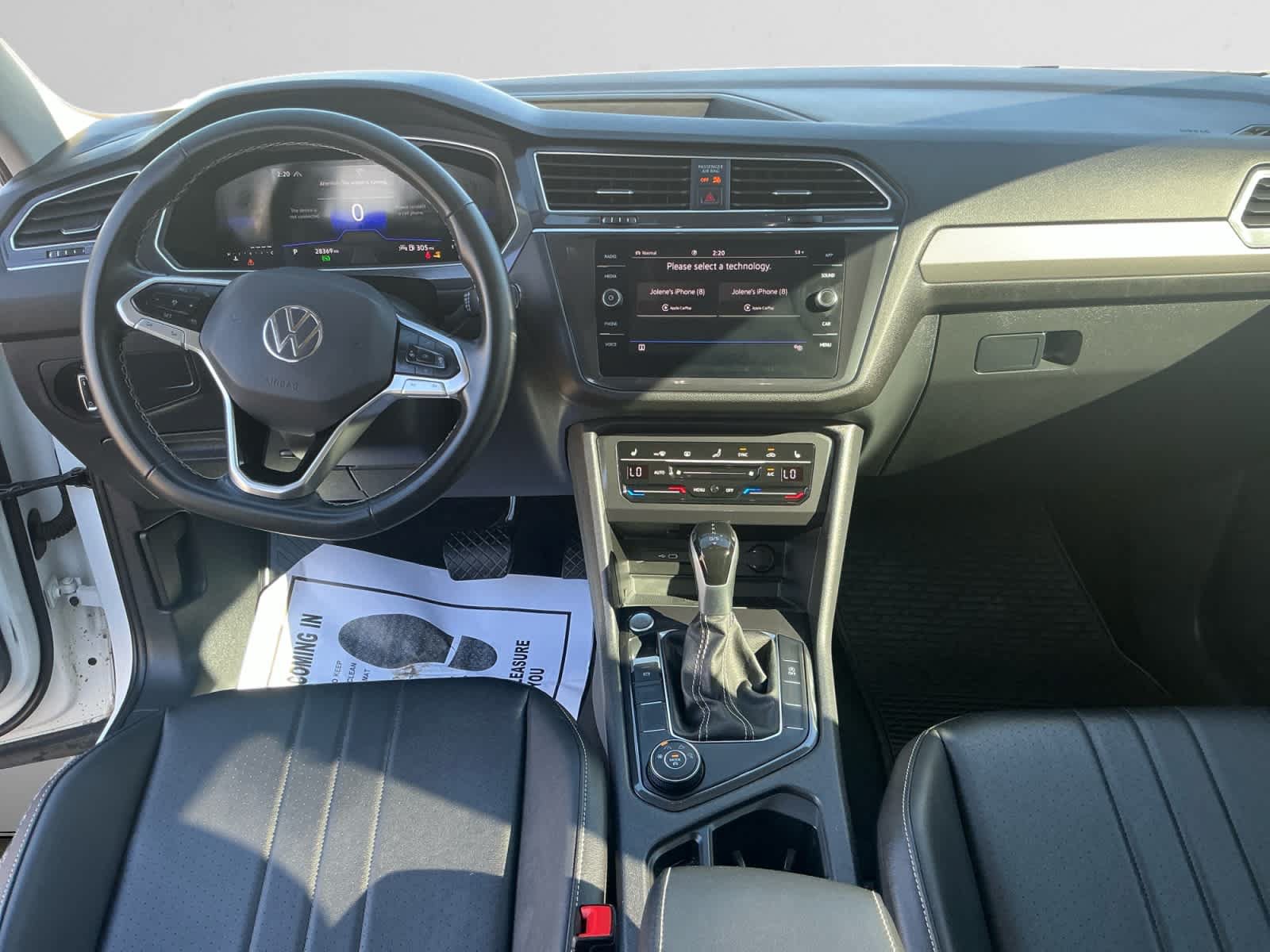 Used 2024 Volkswagen Tiguan SE w/ Panoramic Sunroof Package AWD/4WD image 10